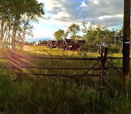 Flying U Ranch Seventy Mile House Bagian luar foto
