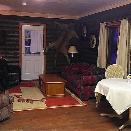 Flying U Ranch Seventy Mile House Bagian luar foto
