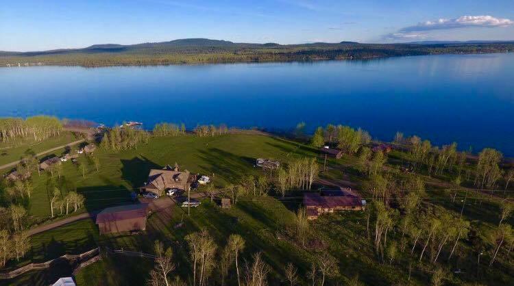 Flying U Ranch Seventy Mile House Bagian luar foto